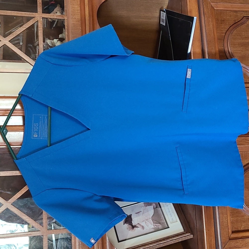 FIGS EUC Casma scrub top Royal blue medium size